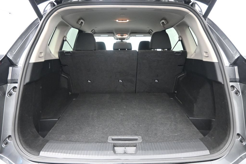 Used 2024 Nissan Rogue SV FWD image 28