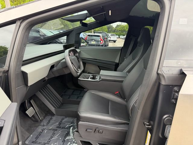 Used 2024 Tesla Cybertruck AWD Crew Cab image 10