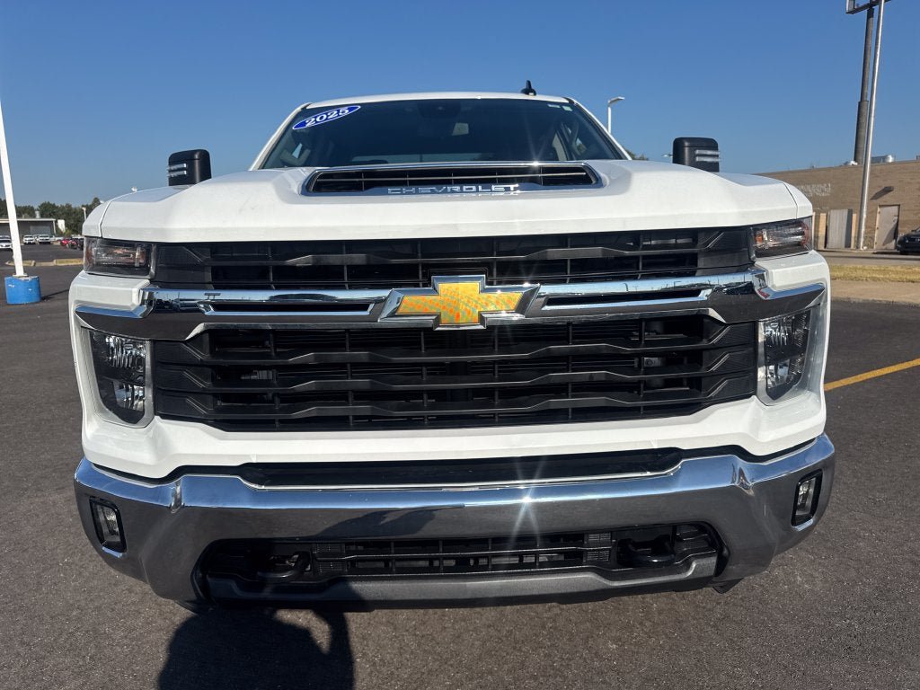 Used 2025 Chevrolet Silverado 2500 LT AWD/4WD image 10