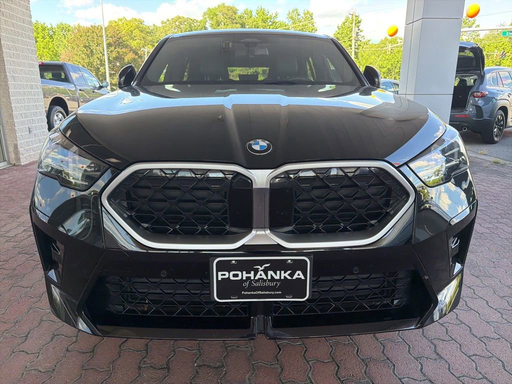 Used 2025 BMW X2 xDrive28i AWD/4WD image 3