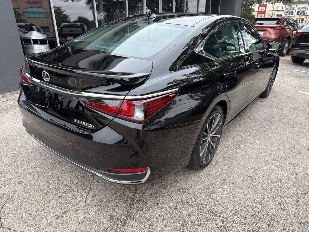 Used 2024 Lexus ES 300h w/ Premium Package FWD image 6