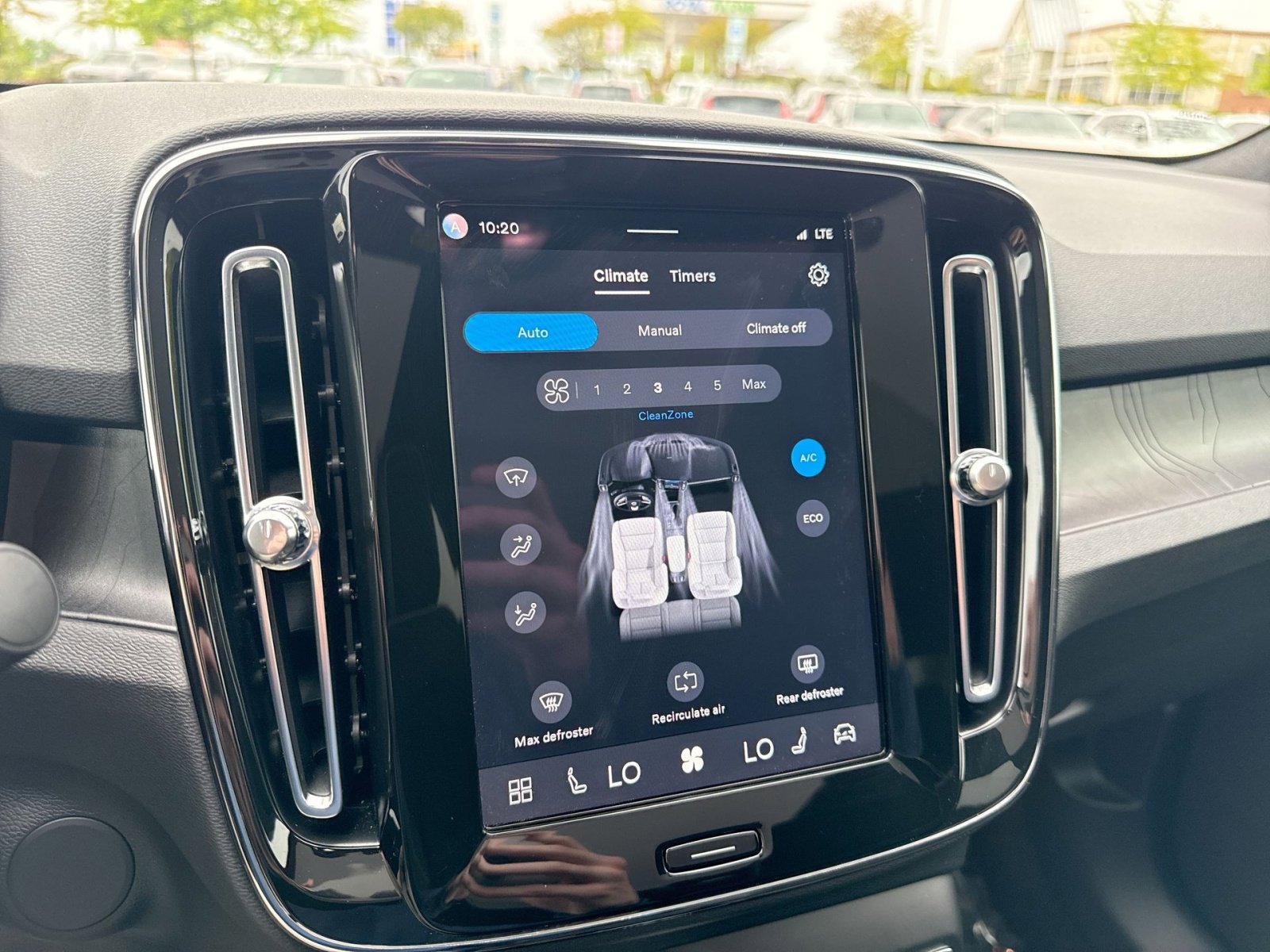 Certified 2023 Volvo C40 P8 Recharge Plus AWD/4WD image 21