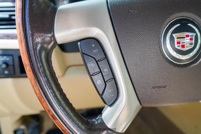Used 2009 Cadillac Escalade AWD image 30