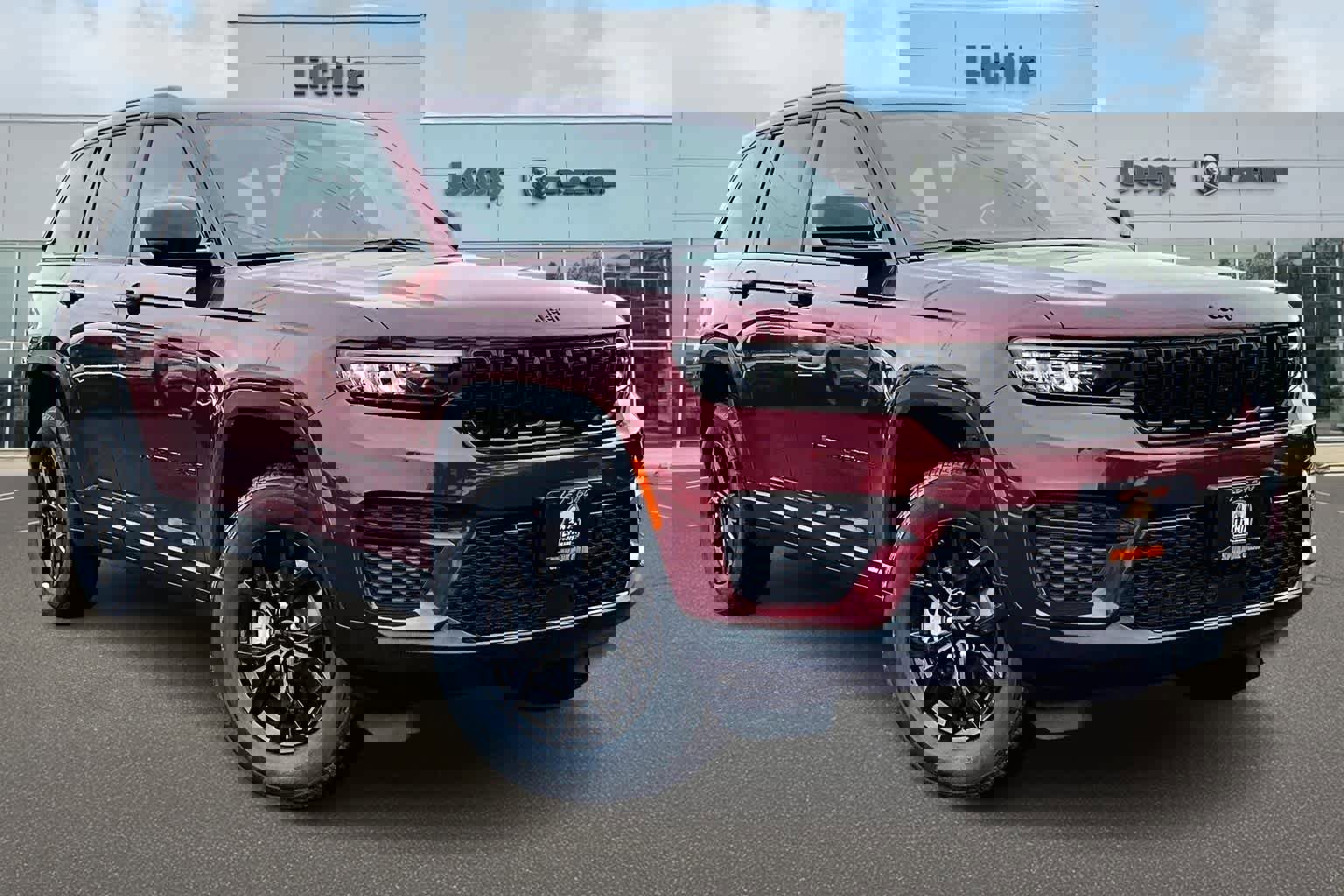 New 2025 Jeep Grand Cherokee Altitude image 28