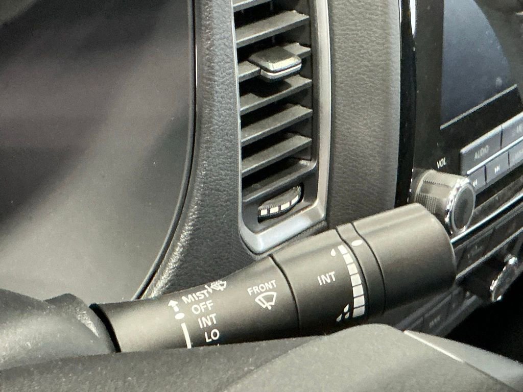 Used 2024 Nissan Frontier SV w/ SV Convenience Package image 21