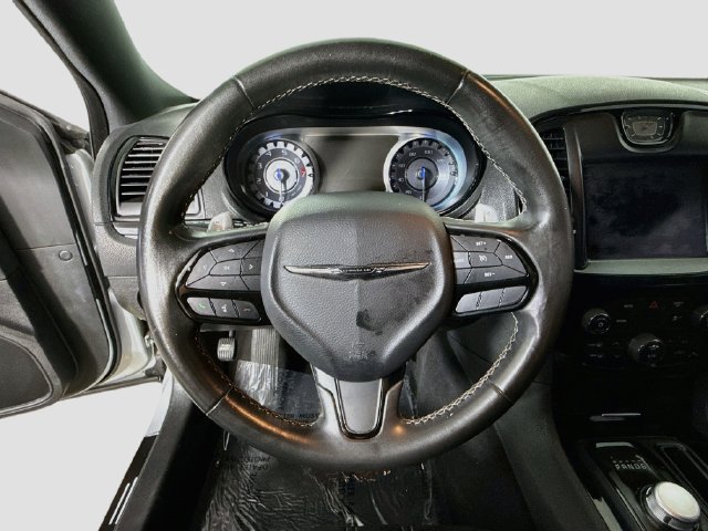 Used 2020 Chrysler 300 S RWD image 12