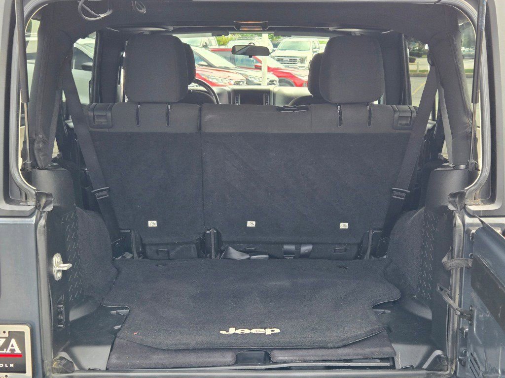 Used 2017 Jeep Wrangler Unlimited Willys image 11