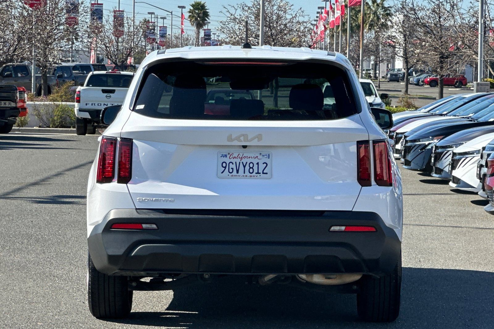 Used 2023 Kia Sorento LX image 5