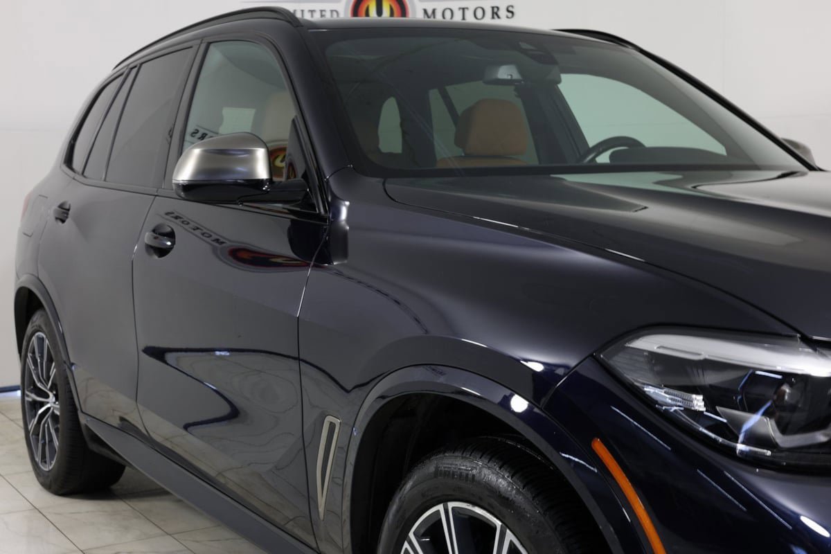 Used 2023 BMW X5 M50i w/ Climate Comfort Package AWD/4WD image 38