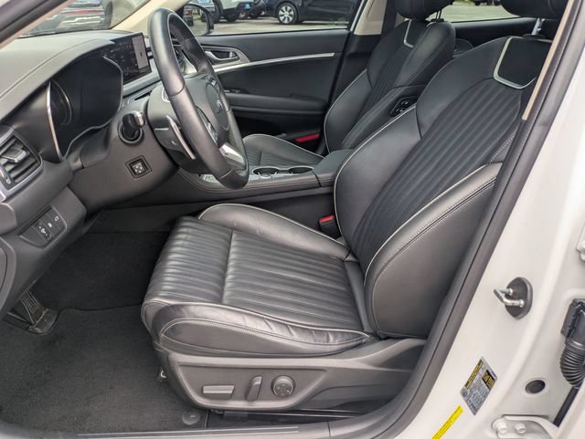 Used 2022 Genesis G70 2.0T w/ Prestige Package AWD/4WD image 14