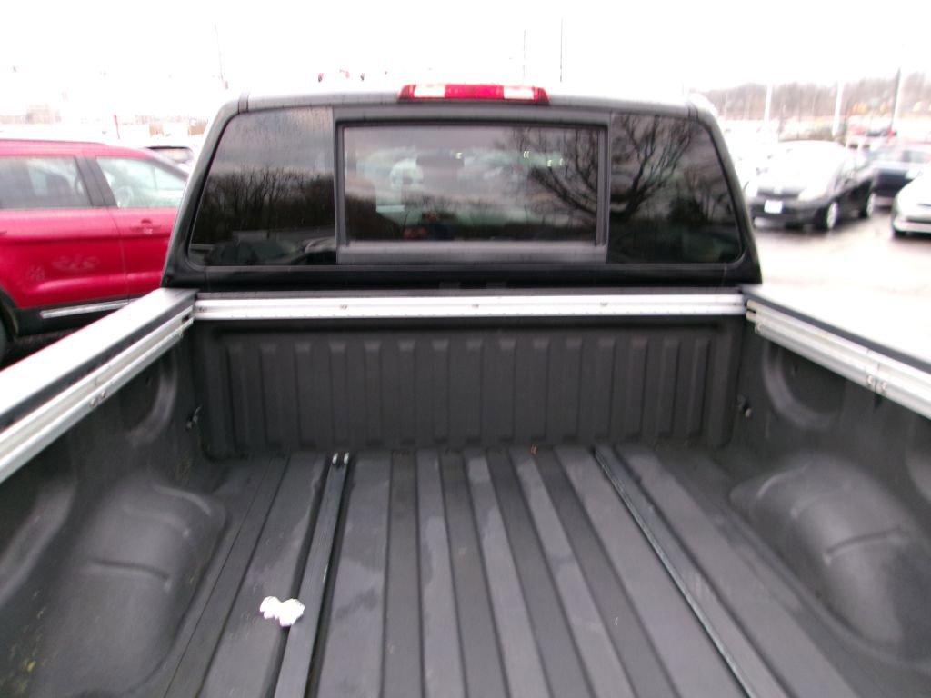 Used 2011 Nissan Titan SV w/ SV Premium Utility Pkg image 5