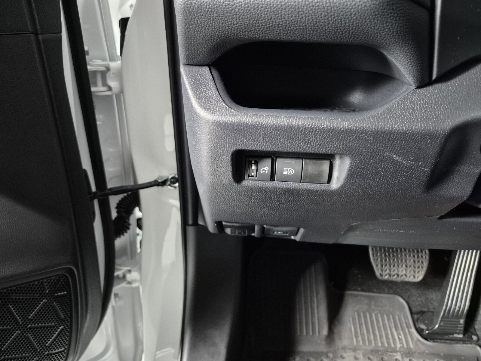 New 2025 Toyota RAV4 LE image 15