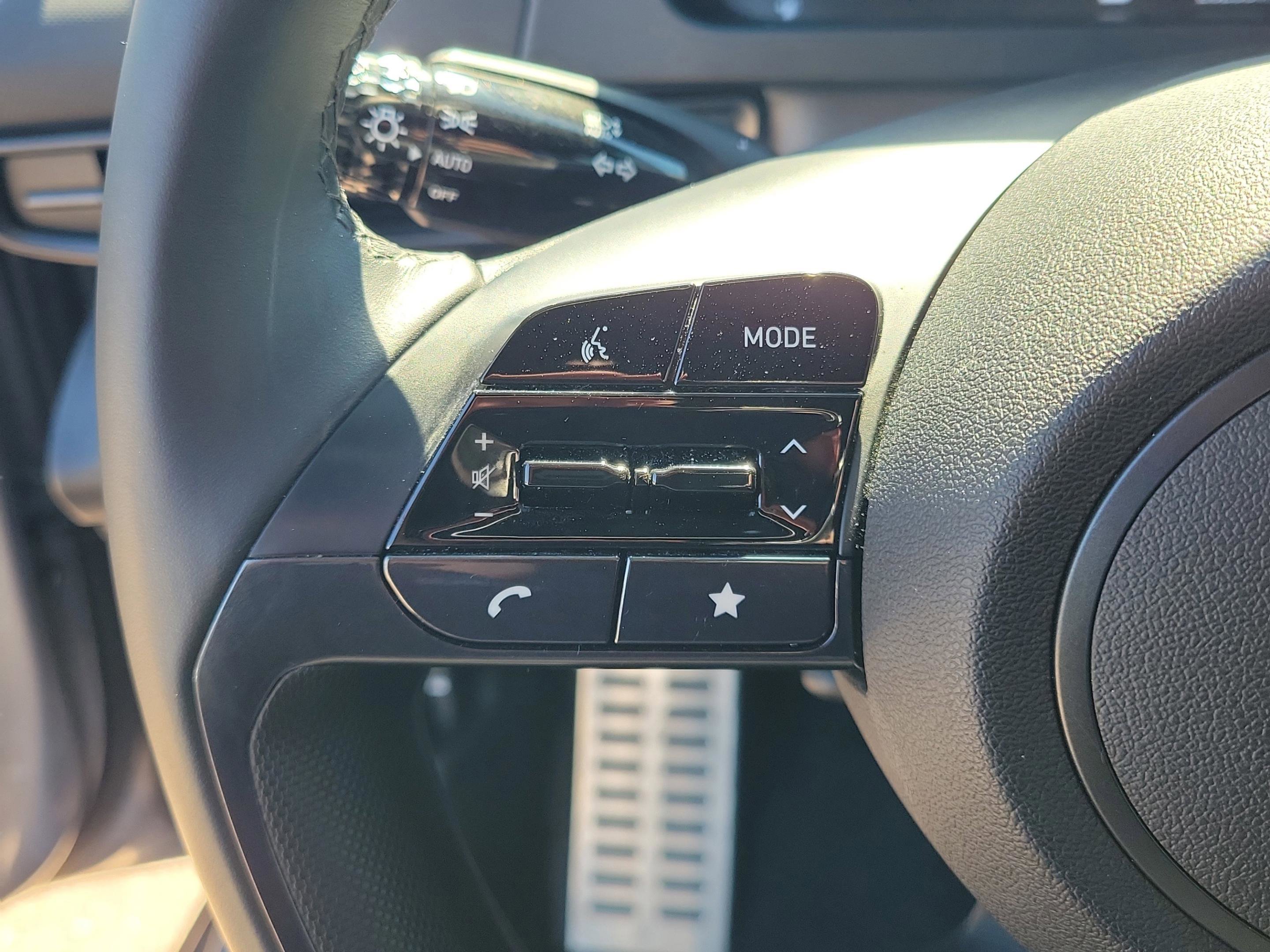 Used 2025 Hyundai Elantra Sport image 24