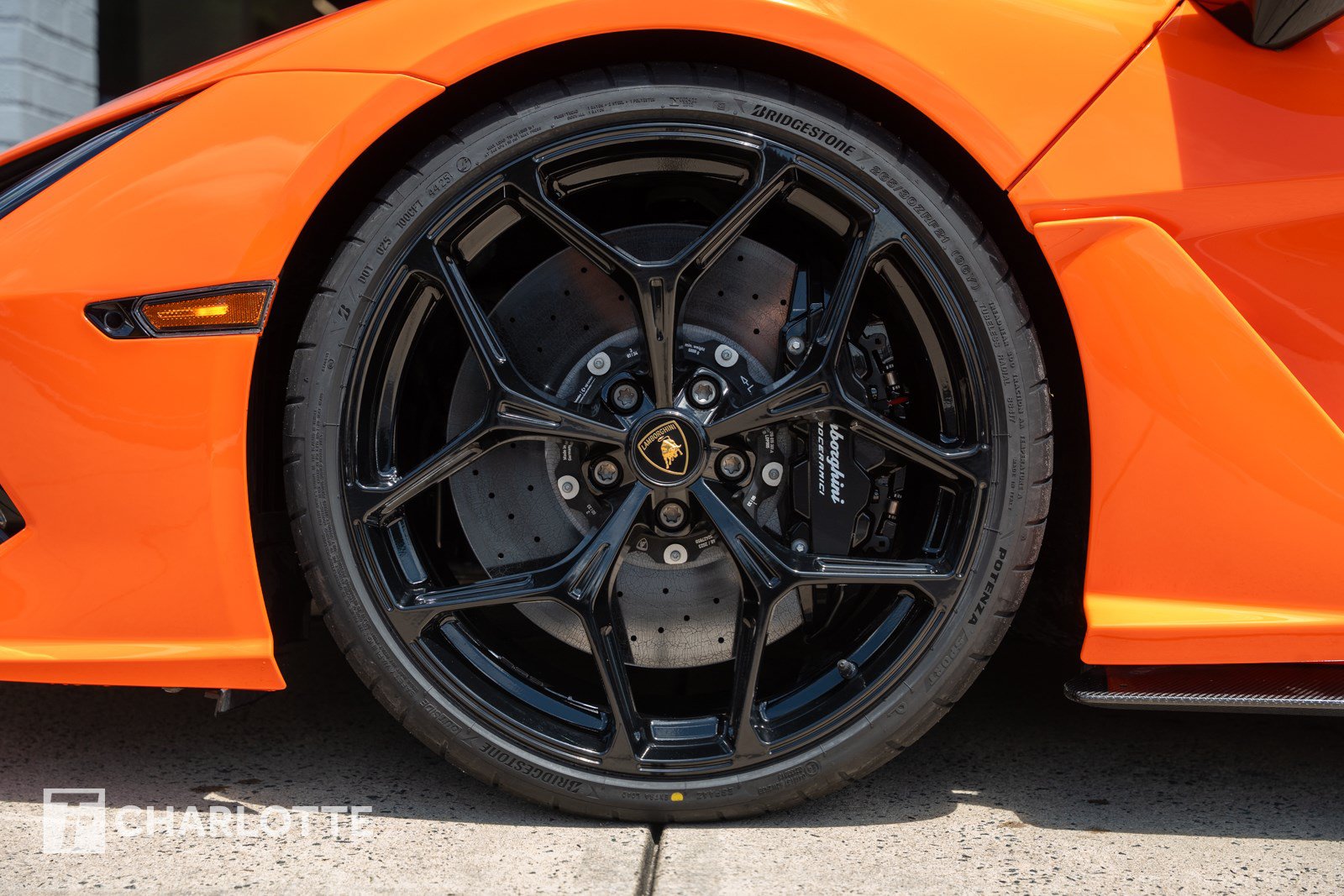 Used 2024 Lamborghini Revuelto AWD/4WD image 10
