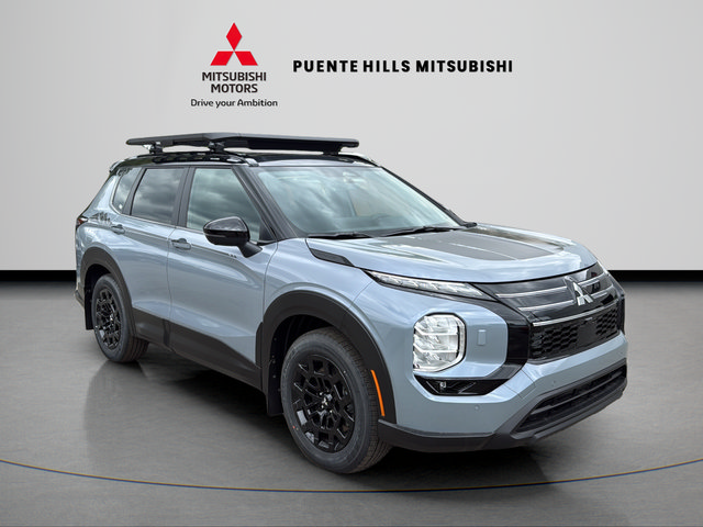 New 2026 Mitsubishi Outlander AWD image 3