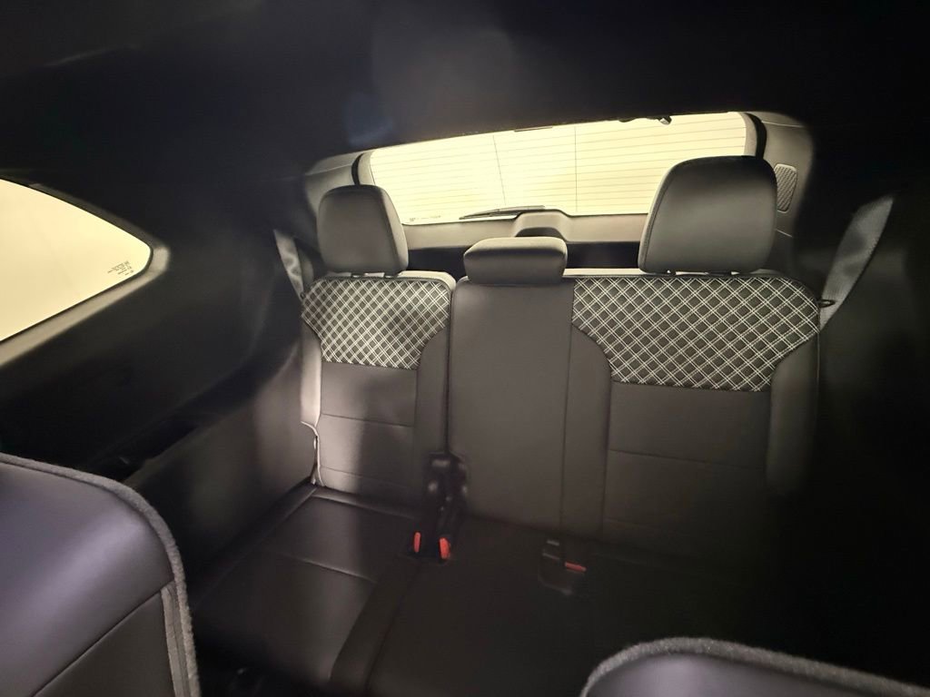 Used 2025 GMC Acadia Denali w/ Super Cruise Package image 37