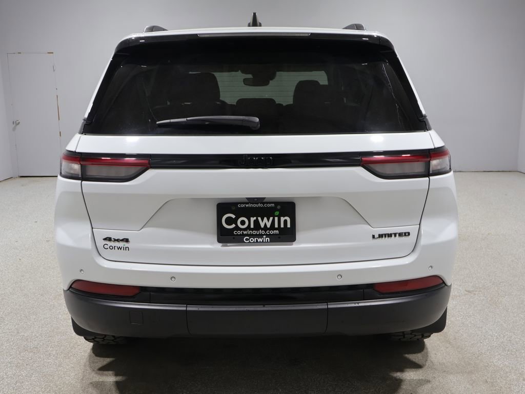 Used 2023 Jeep Grand Cherokee Limited w/ Black Appearance Package AWD/4WD video 3