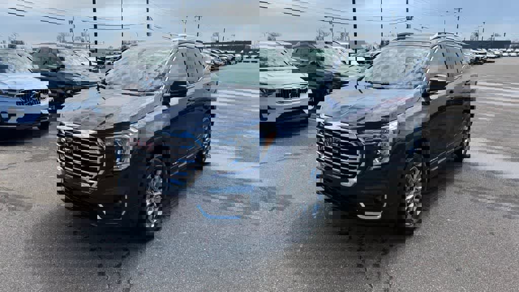 Used 2022 GMC Terrain SLT w/ LPO, Floor Liner Package image 1