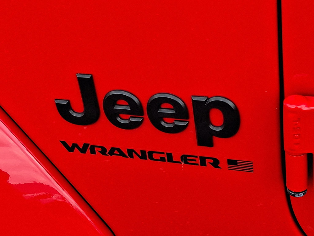 Used 2025 Jeep Wrangler Unlimited Sahara AWD/4WD image 17