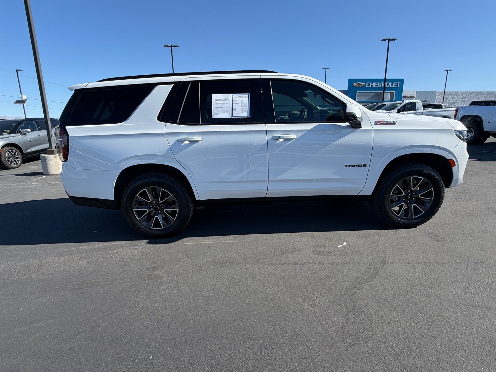 Used 2024 Chevrolet Tahoe Z71 w/ Luxury Package AWD/4WD image 2