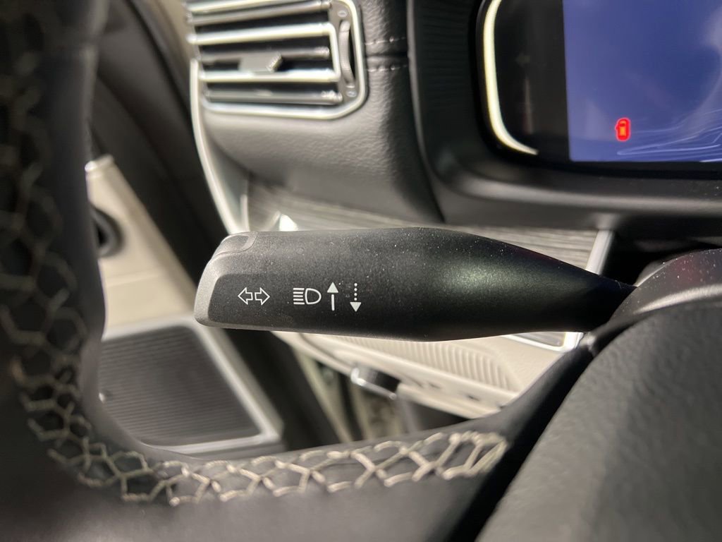 Used 2022 Jeep Wagoneer Series II w/ Flexible Seating Group image 21