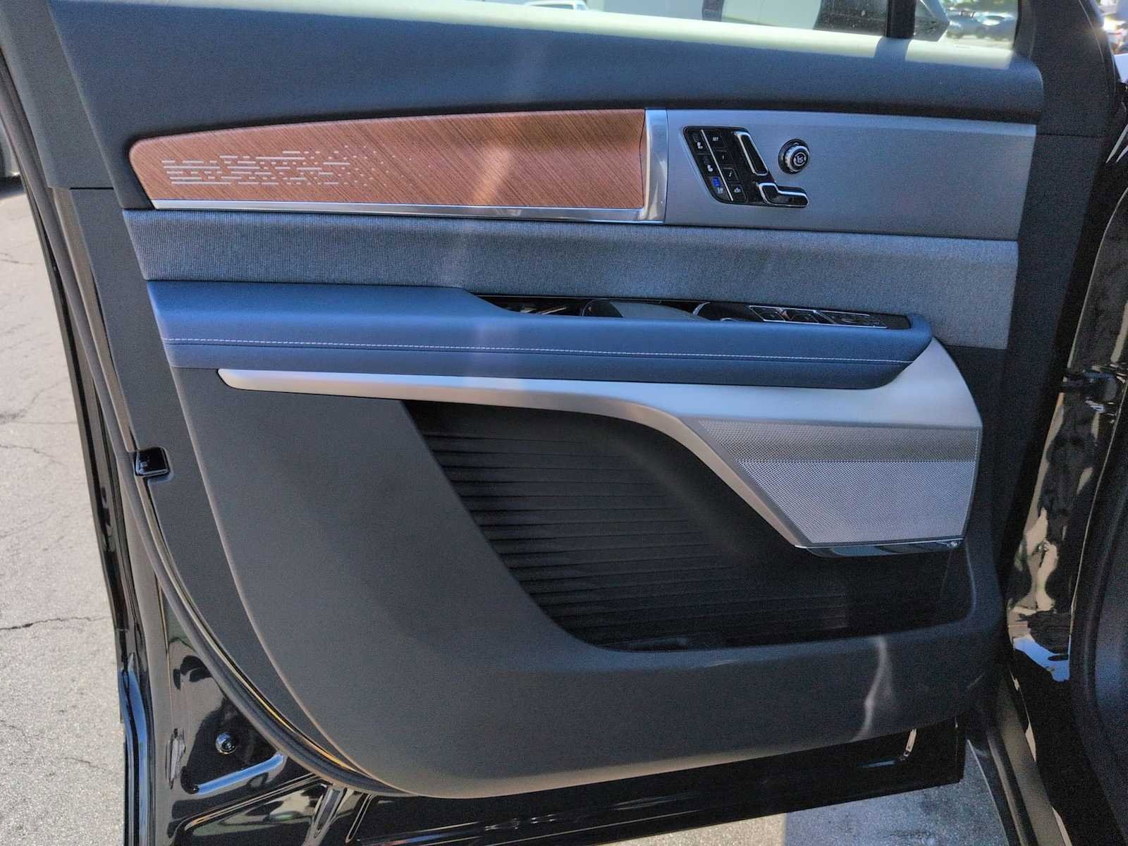 New 2026 Cadillac Vistiq Premium Luxury image 10