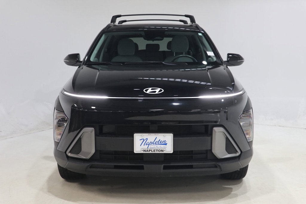 Used 2024 Hyundai Kona SEL AWD/4WD image 2