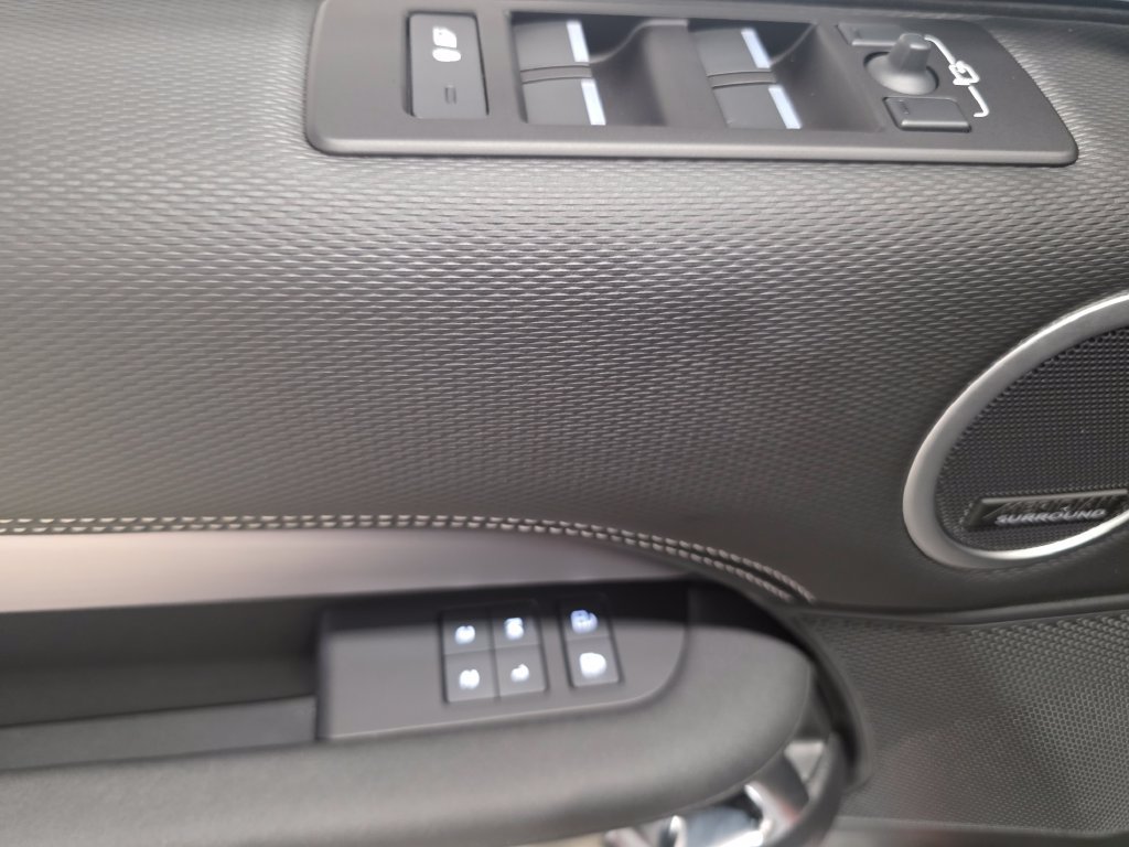 Certified 2025 Land Rover Discovery Dynamic SE AWD/4WD image 20