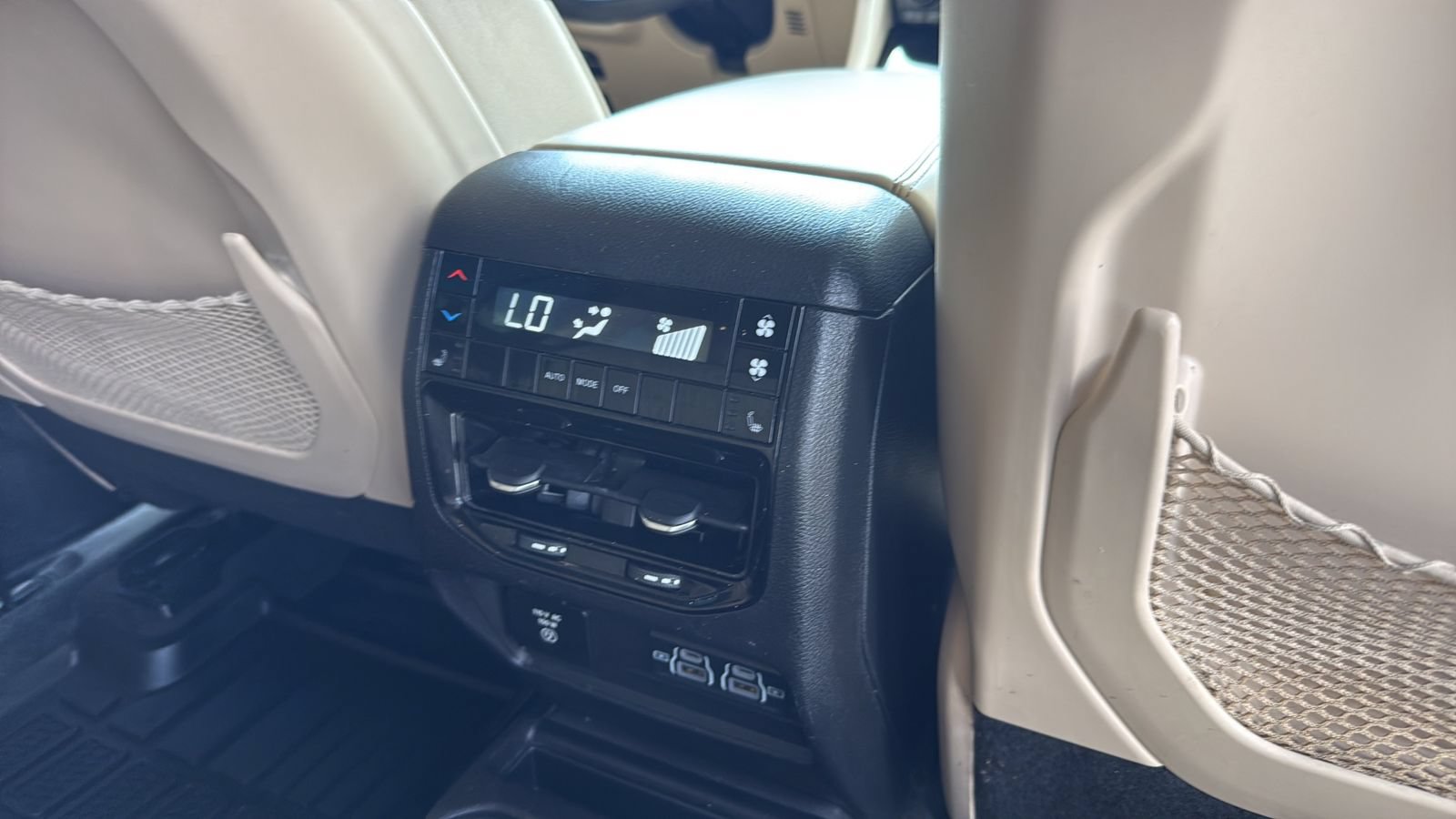 Used 2021 Jeep Grand Cherokee L Limited AWD/4WD image 24
