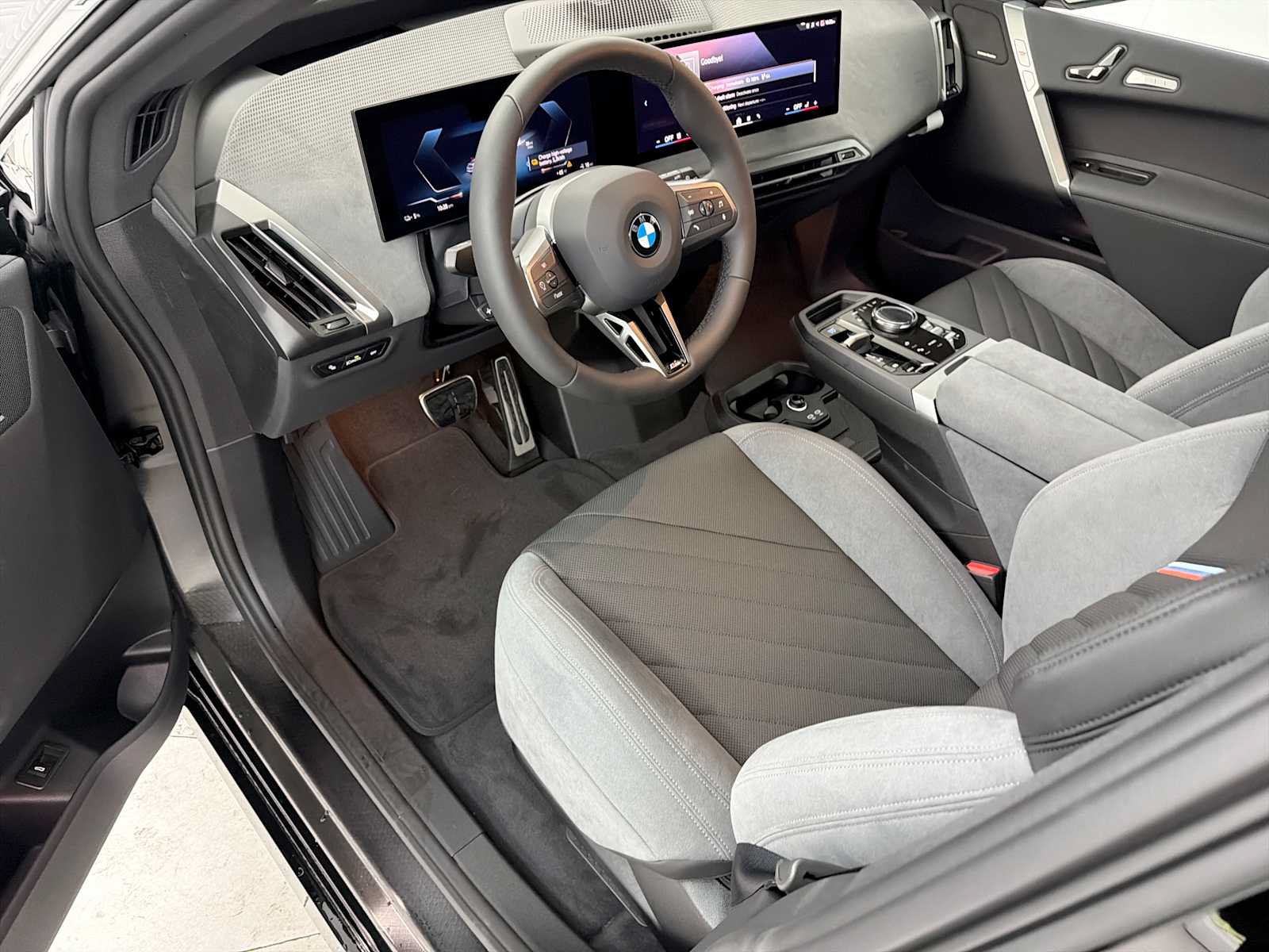 New 2026 BMW iX xDrive45 w/ M Sport Package AWD/4WD image 11