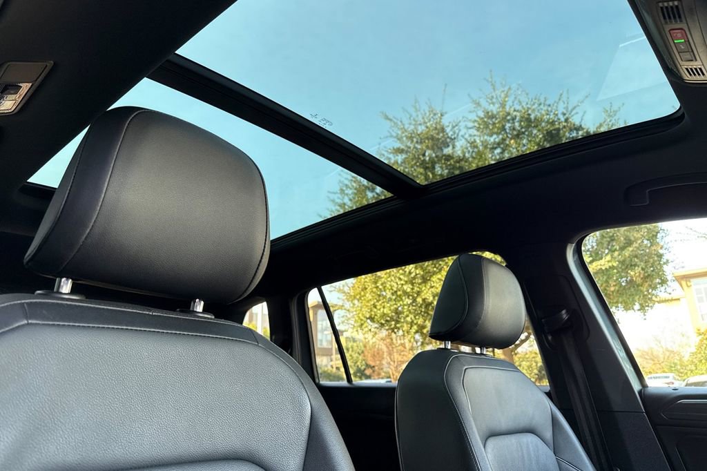 Used 2020 Volkswagen Tiguan SEL Premium R-Line image 17