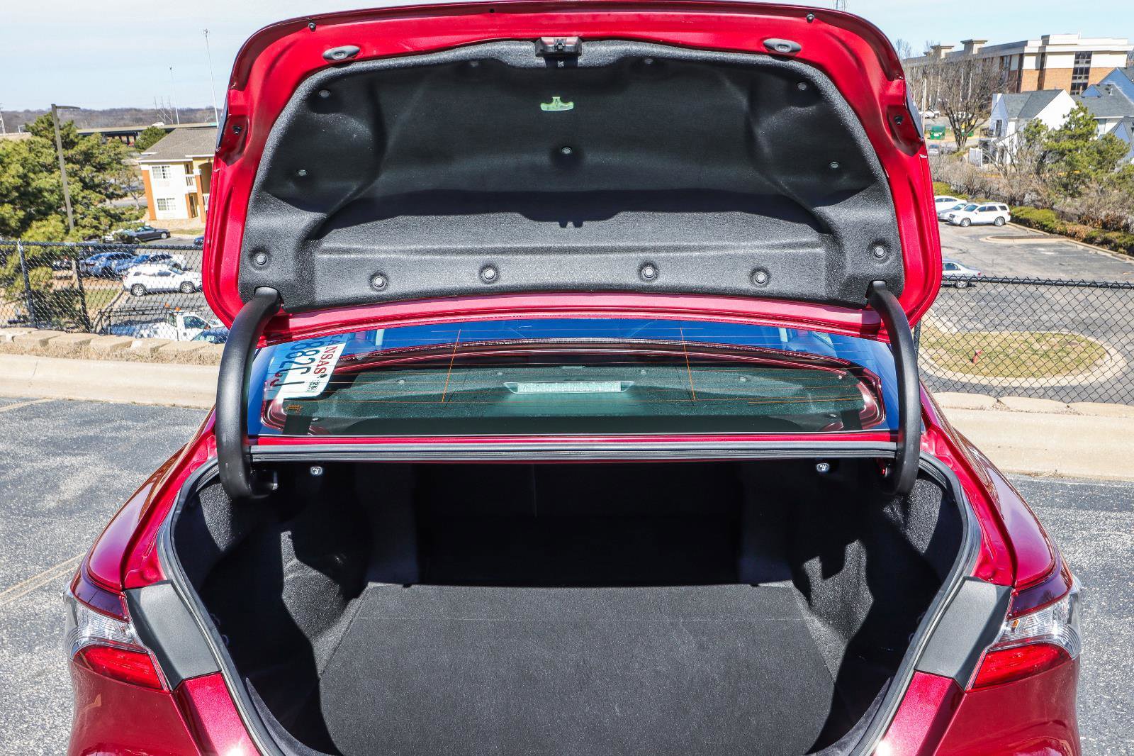 Used 2022 Toyota Camry LE FWD image 20