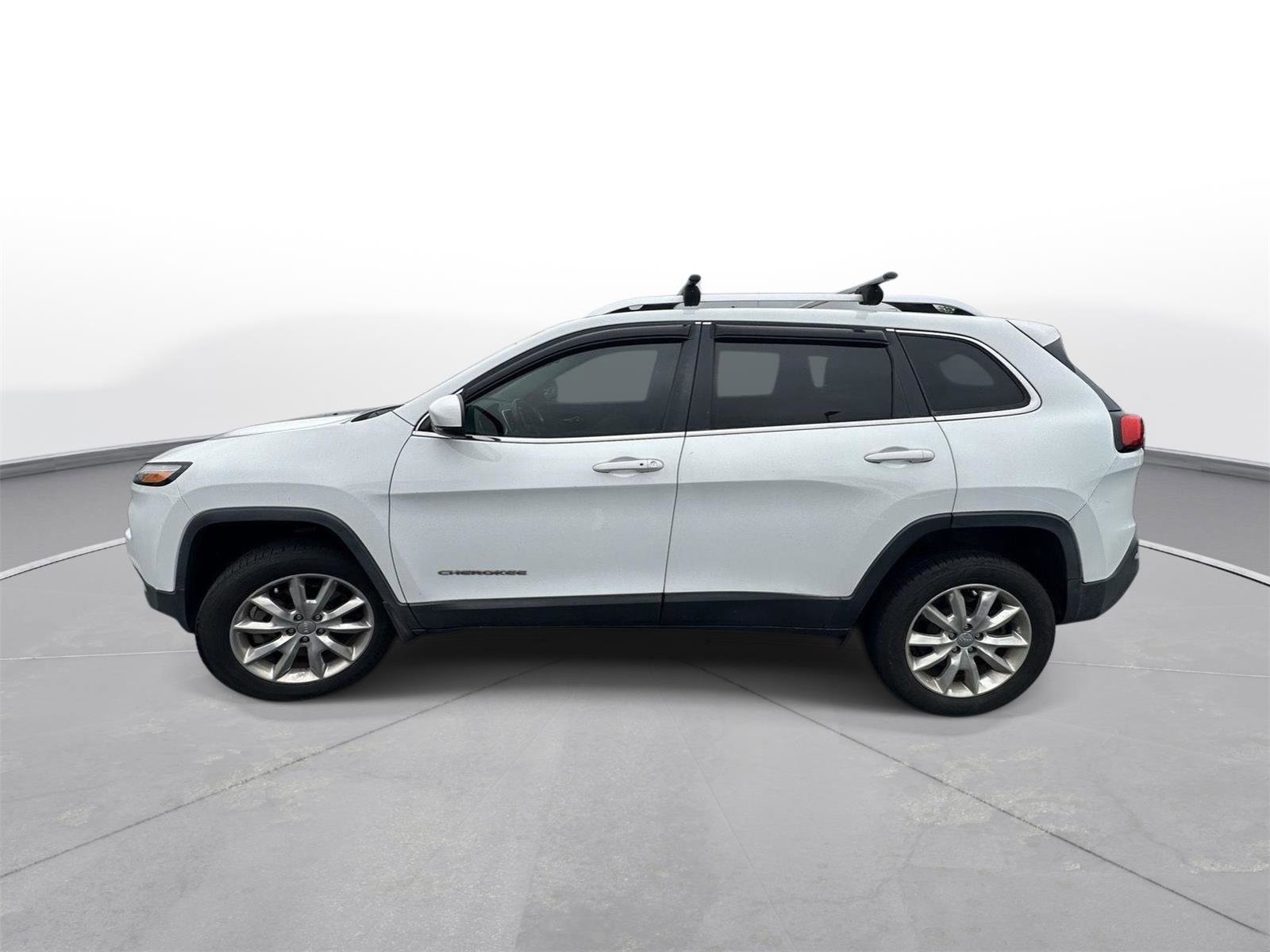Used 2016 Jeep Cherokee Limited w/ Trailer Tow Group AWD/4WD image 9