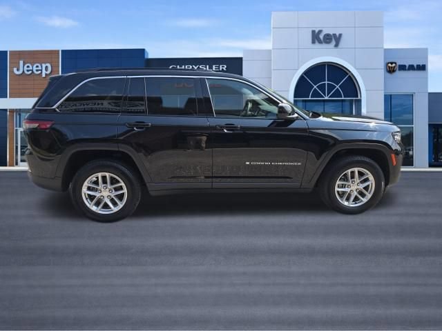 Used 2024 Jeep Grand Cherokee Laredo X w/ Luxury Tech Group I AWD/4WD image 5