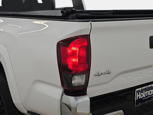 Certified 2022 Toyota Tacoma SR5 image 30