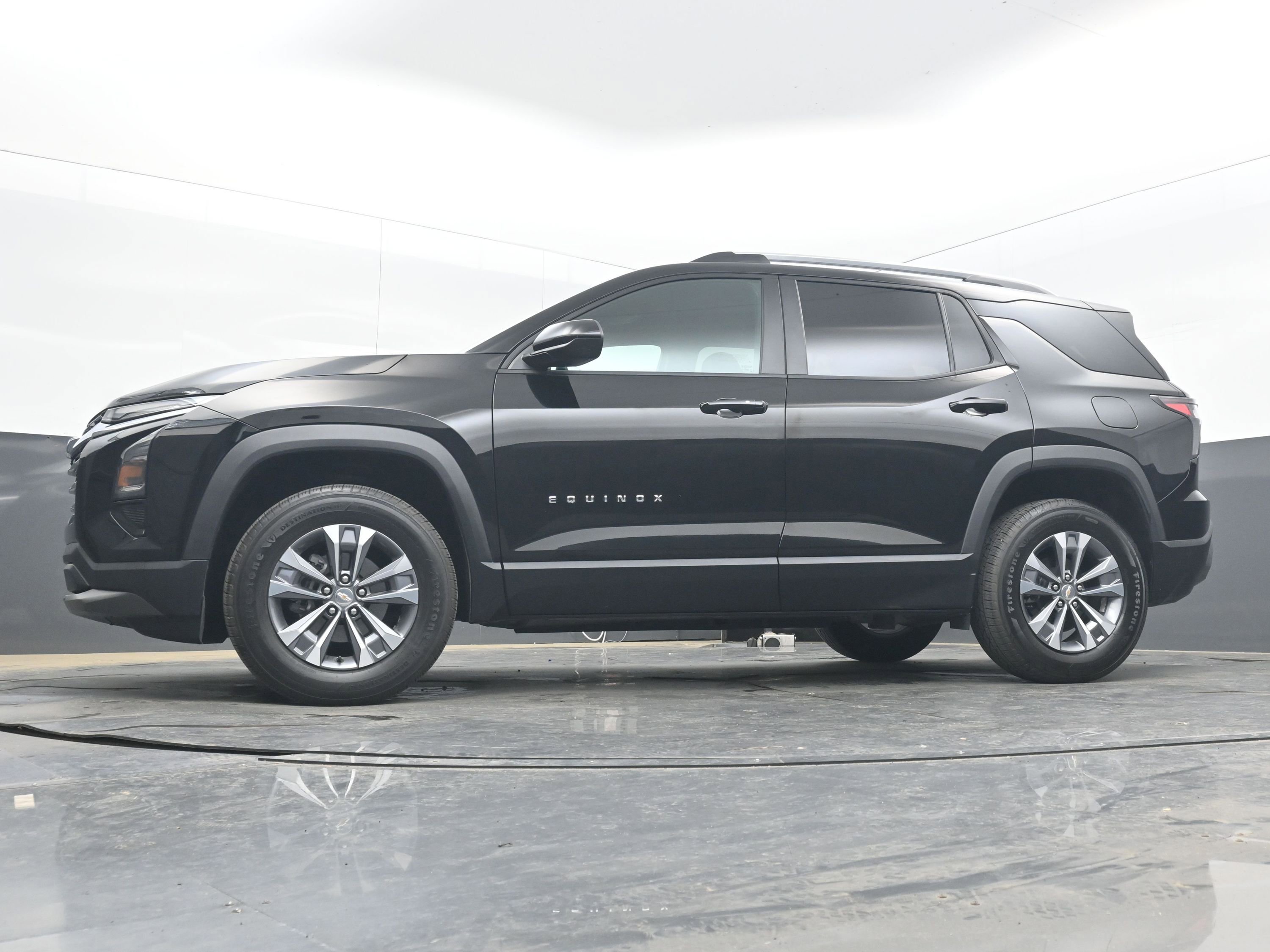 Used 2025 Chevrolet Equinox LT w/ Convenience Package II image 24