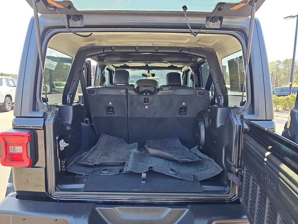 Used 2023 Jeep Wrangler Unlimited Rubicon w/ LED Lighting Group image 16