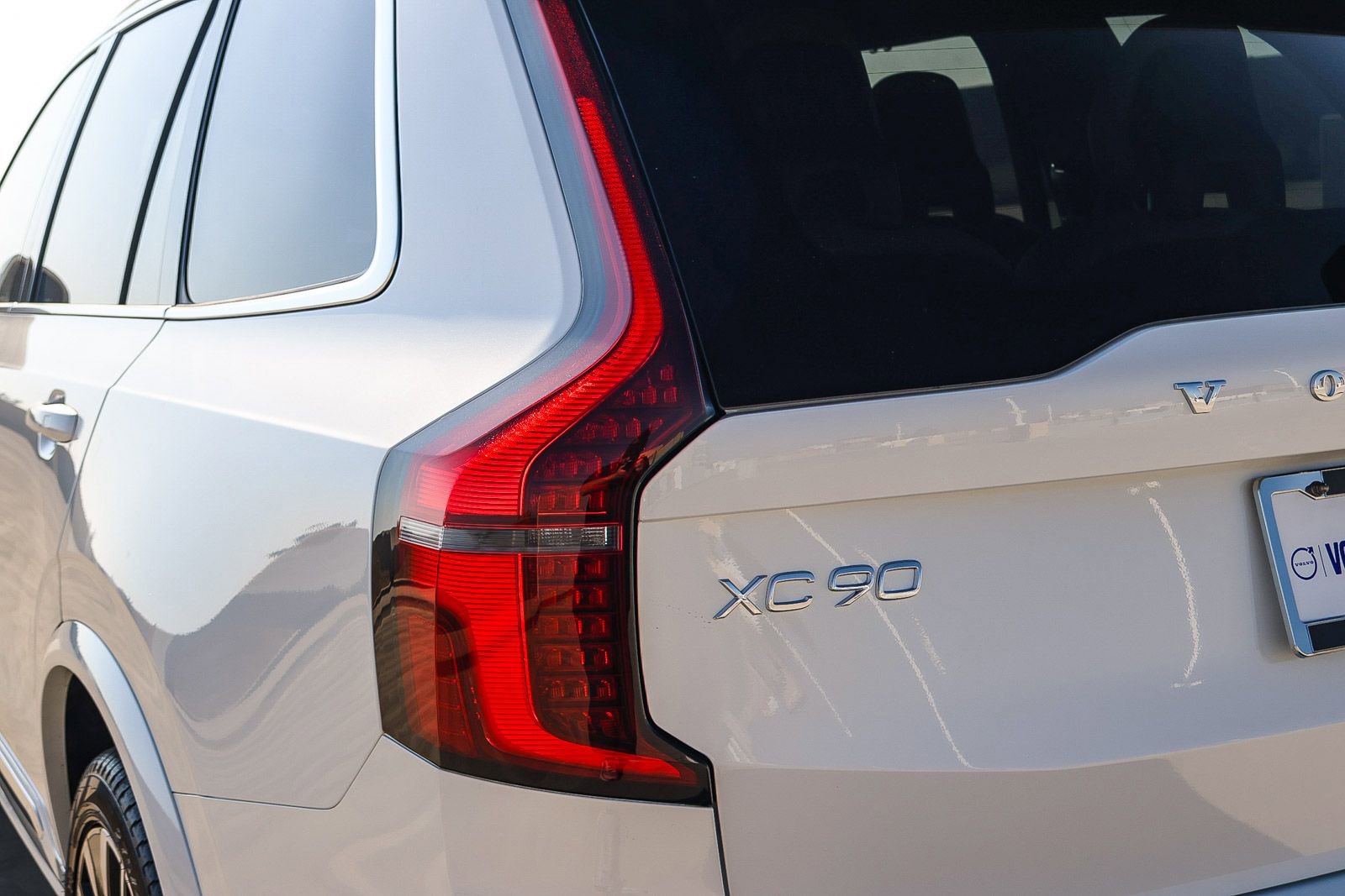 New 2026 Volvo XC90 B6 Ultra w/ Protection Package image 11