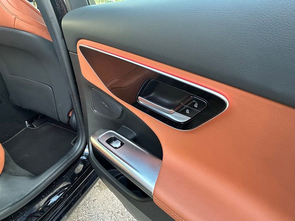 Used 2025 Mercedes-Benz C 300 Sedan image 34