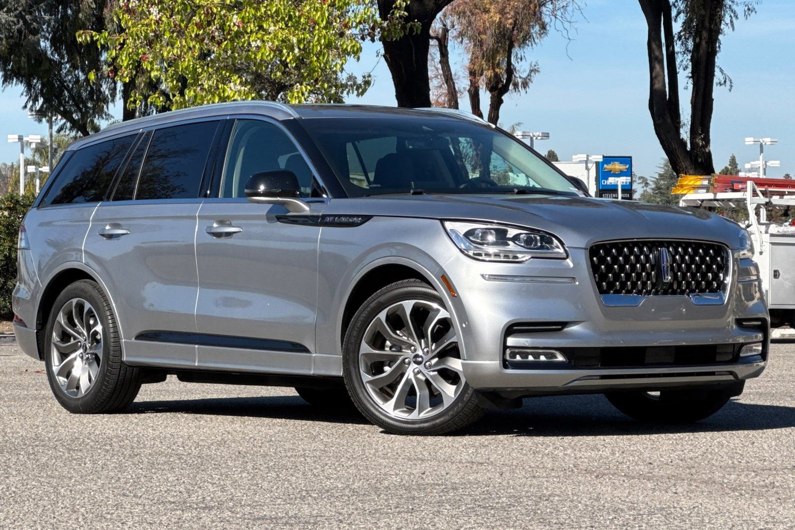 Certified 2021 Lincoln Aviator Grand Touring w/ Equipment Group 302A image 2
