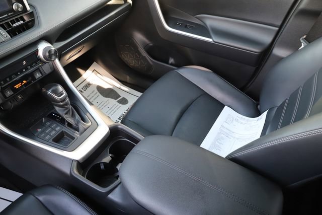Used 2019 Toyota RAV4 XLE Premium w/ Cold Weather Package AWD/4WD image 28
