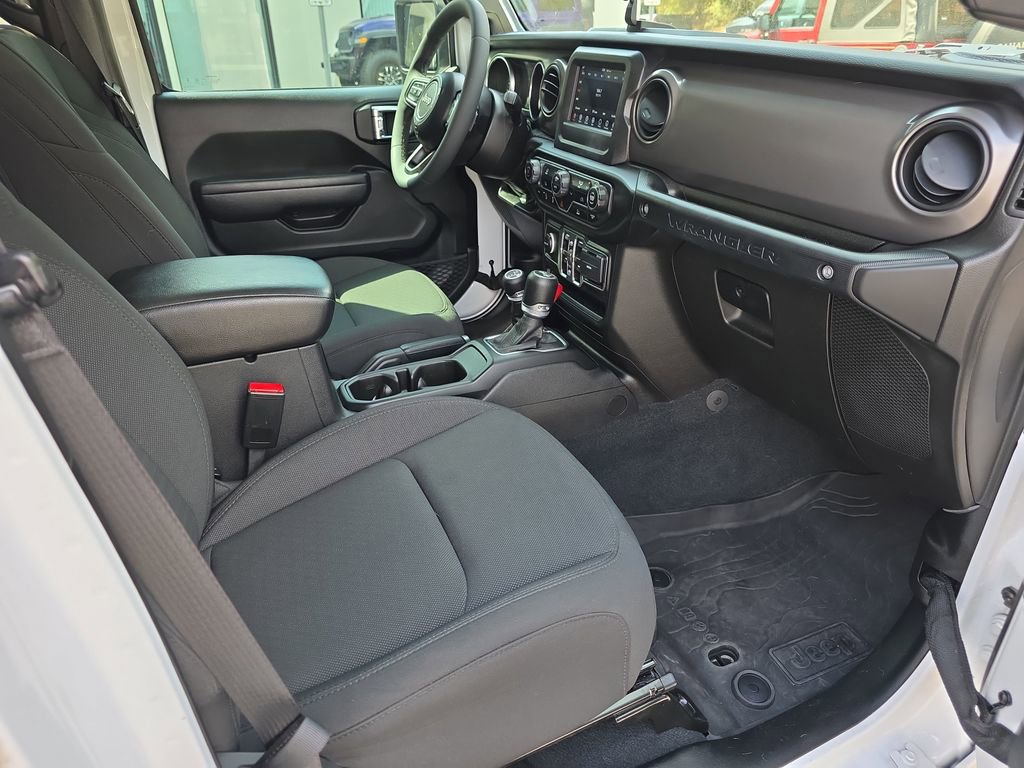 Used 2023 Jeep Wrangler Sport S image 31
