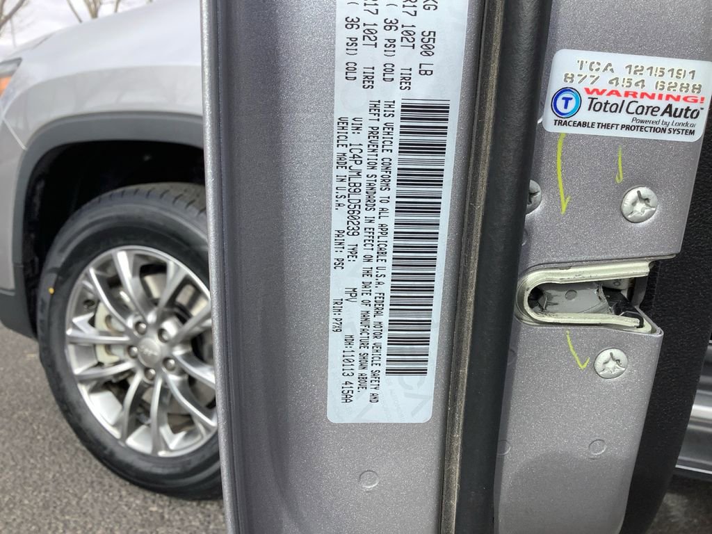 Used 2020 Jeep Cherokee Latitude Plus w/ Comfort/Convenience Group image 20