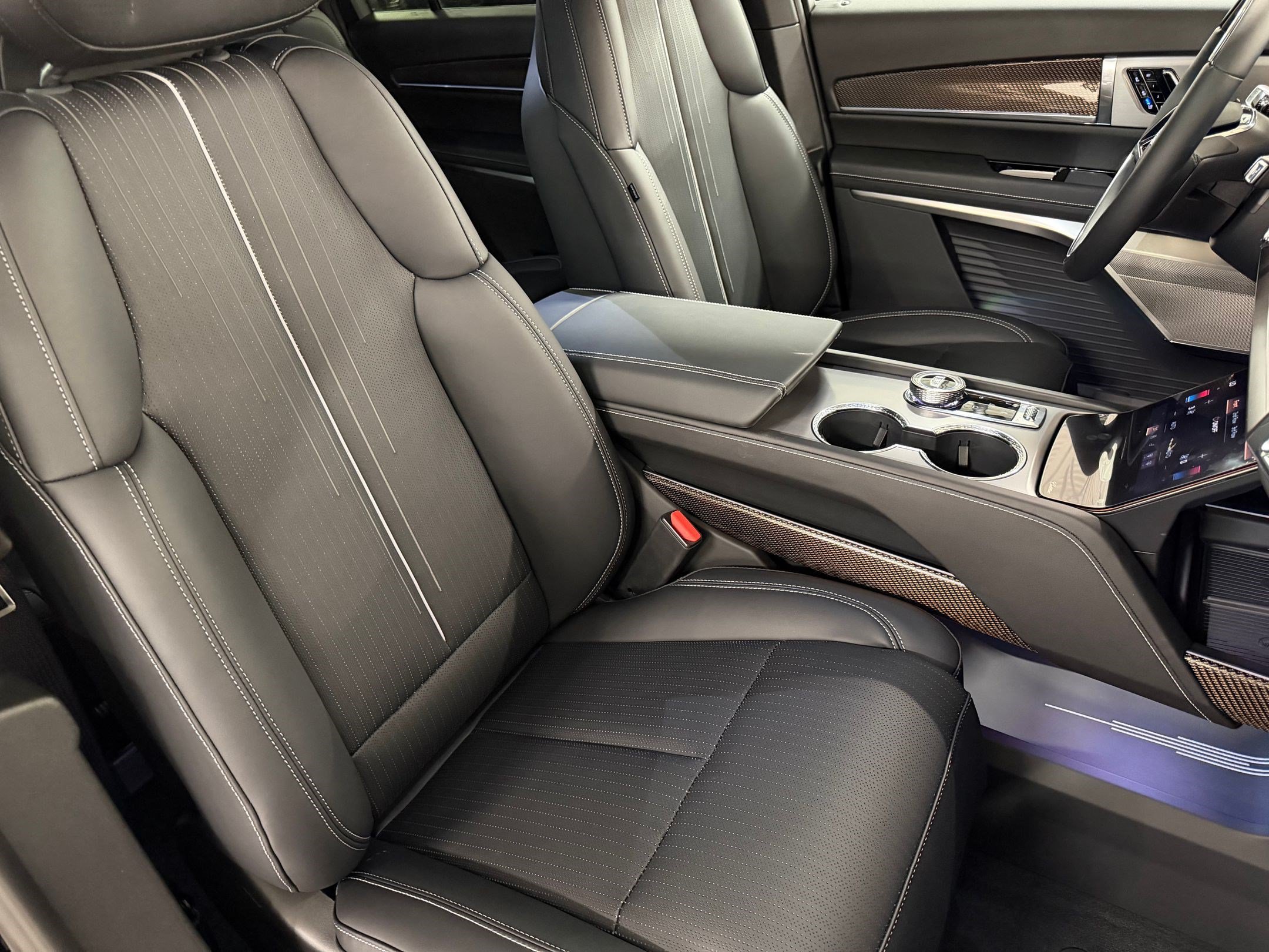 New 2027 Cadillac Vistiq Luxury AWD/4WD image 56