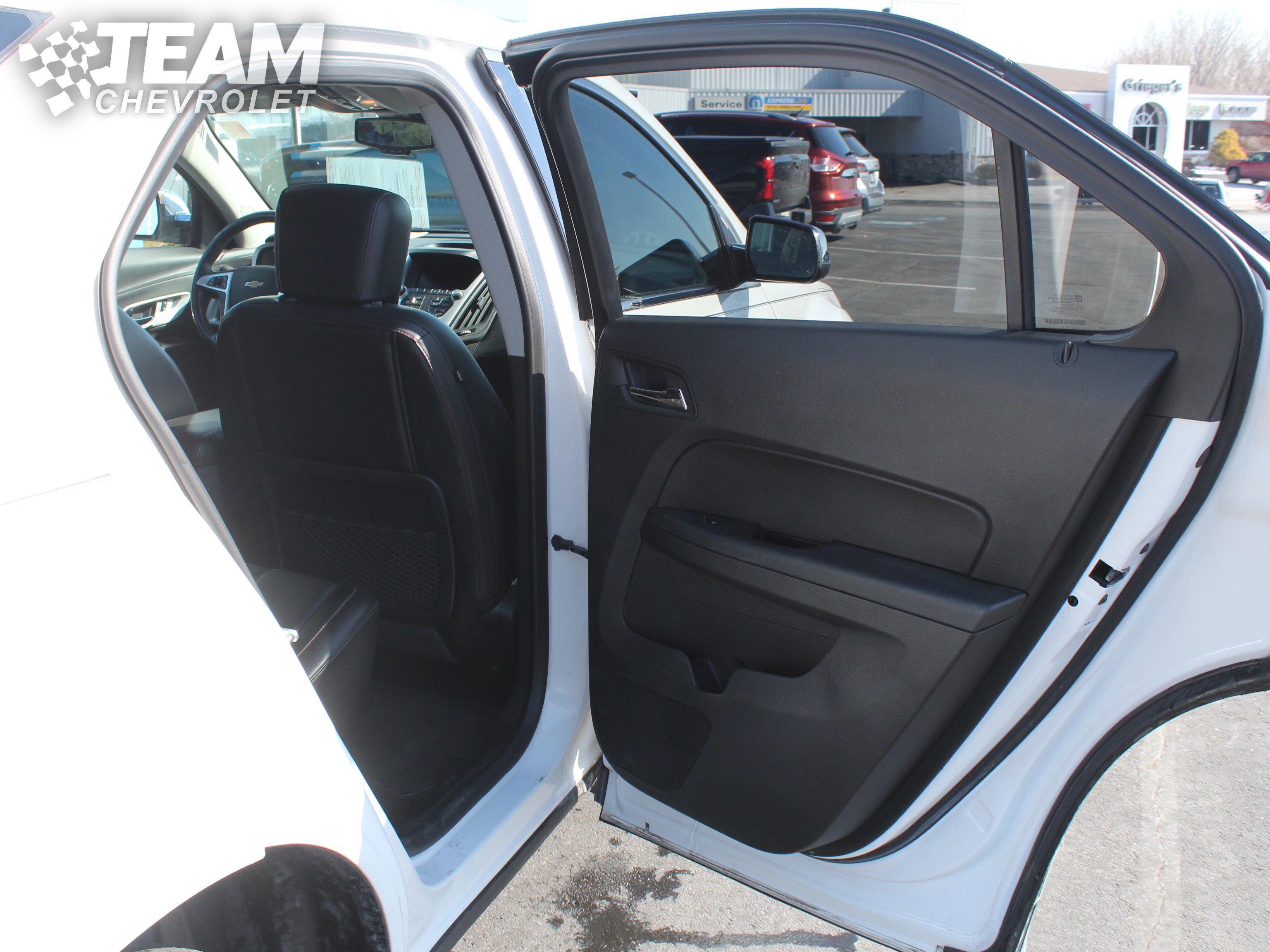 Used 2017 Chevrolet Equinox Premier w/ Enhanced Convenience Package image 25