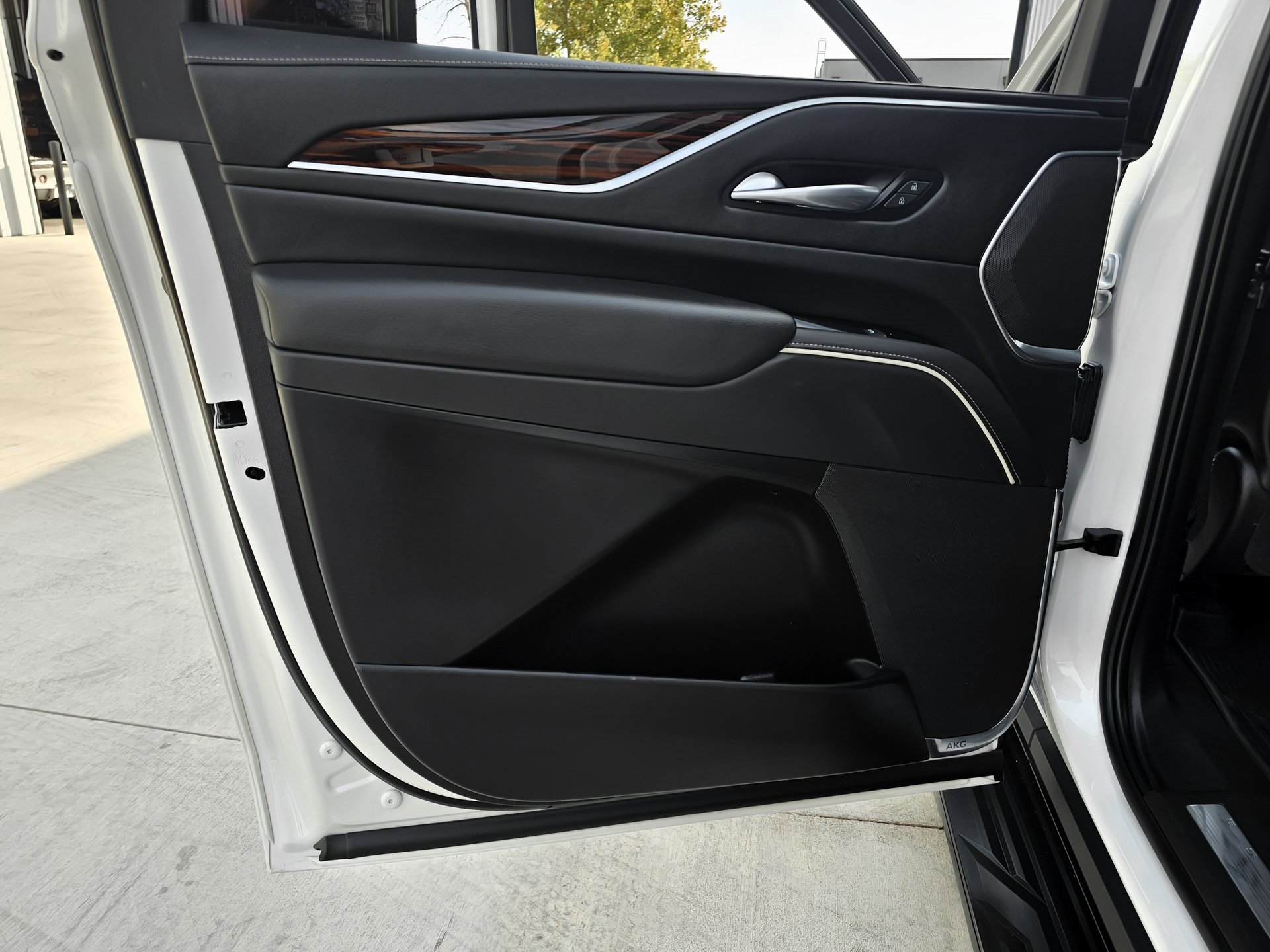 Used 2022 Cadillac Escalade ESV Premium Luxury w/ LPO, Floor Liner Package image 60