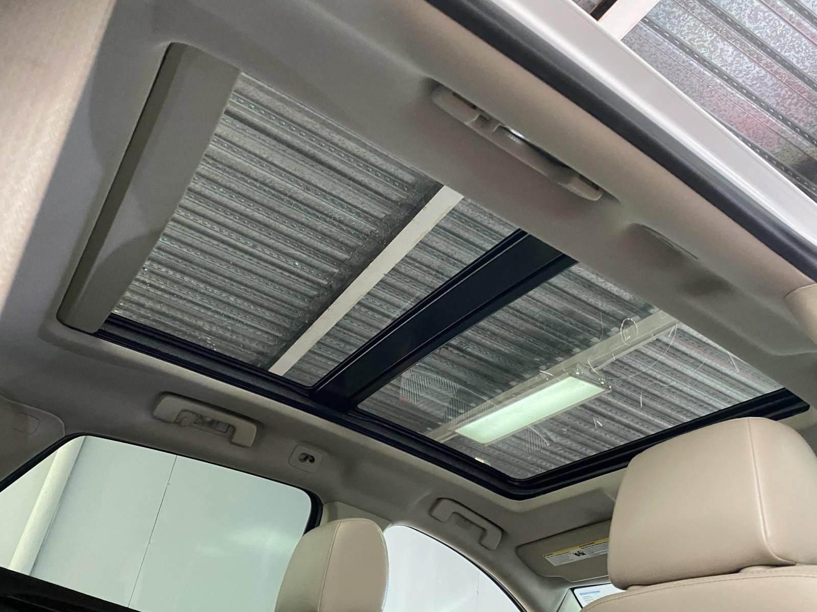 Used 2015 Cadillac SRX Luxury w/ Driver Awareness Package image 14