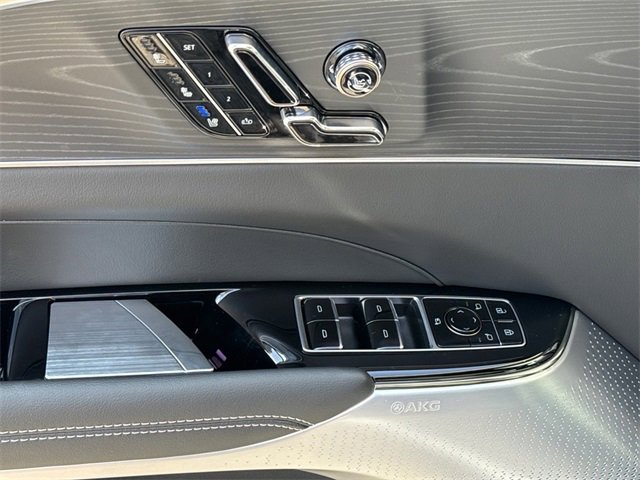 New 2026 Cadillac Lyriq V image 9