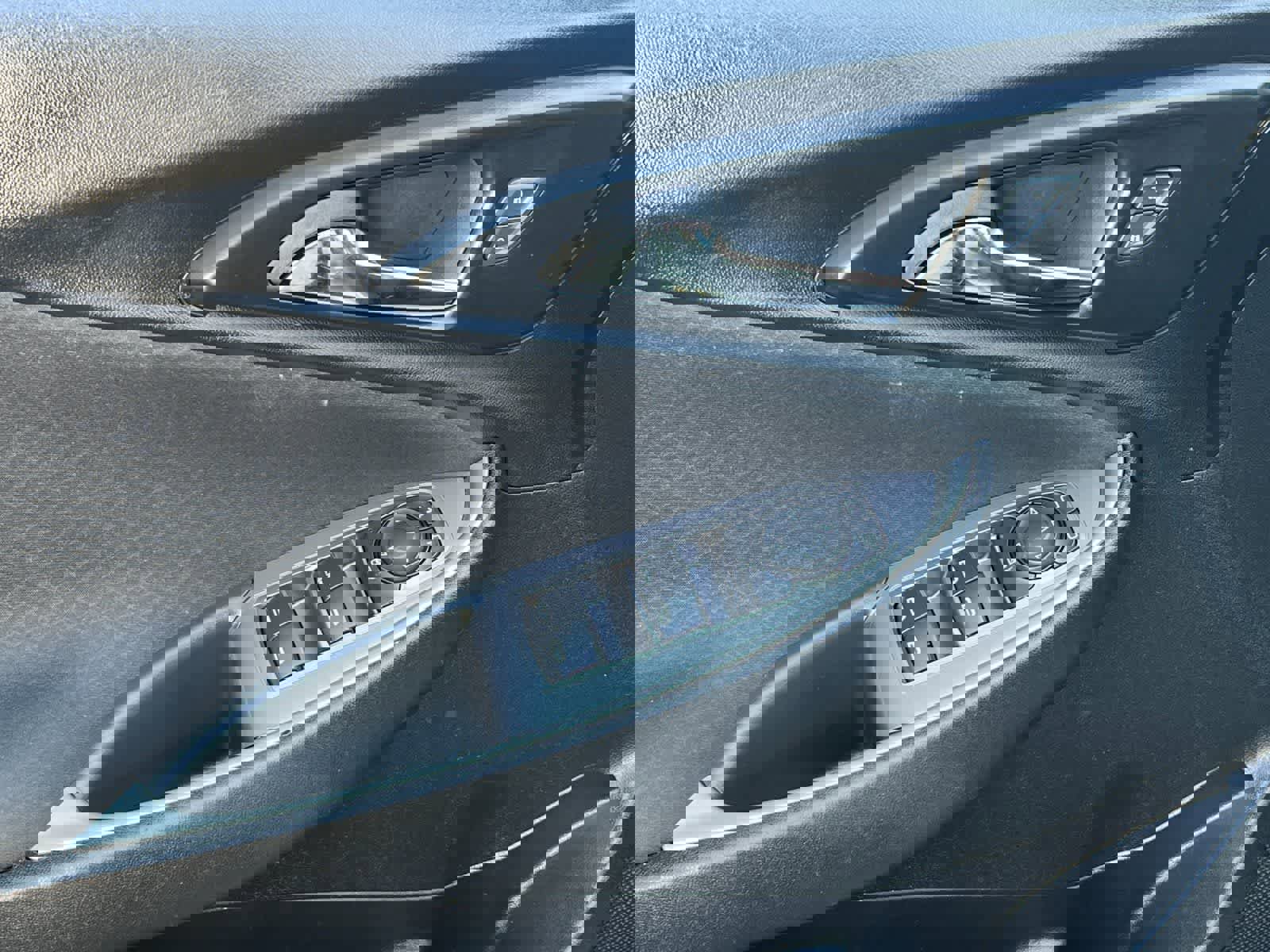 Used 2025 Chevrolet Malibu LT image 13