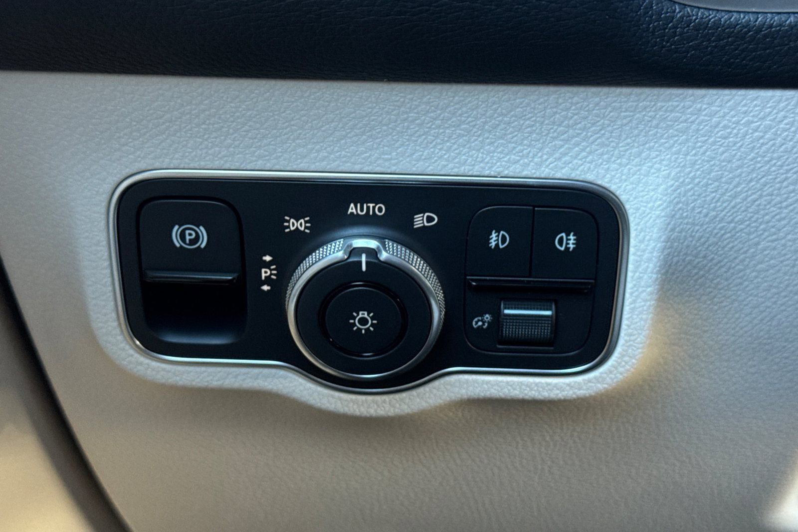 New 2026 Mercedes-Benz GLB 250 image 27